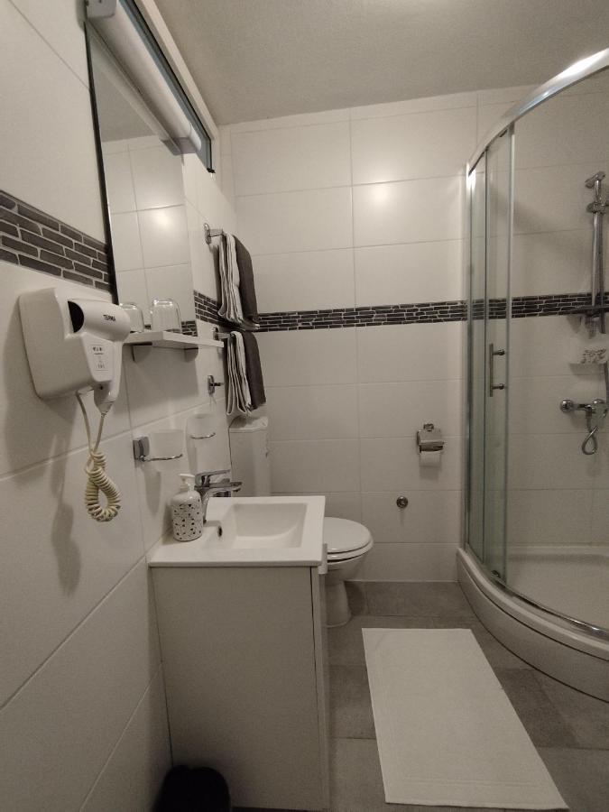 Studio Apartment Tim ซาเกร็บ ภายนอก รูปภาพ