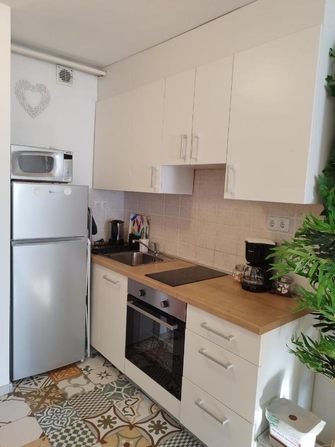 Studio Apartment Tim ซาเกร็บ ภายนอก รูปภาพ