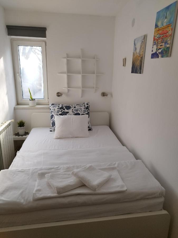 Studio Apartment Tim ซาเกร็บ ภายนอก รูปภาพ